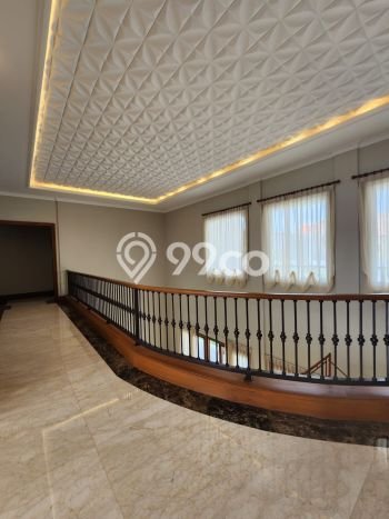 Rumah Mewah LB 1050m2 Siap Huni Desain Elegan di Kemang, Jakarta Selatan Rumah Mewah LB 1050m2 Siap Huni Desain Elegan di Kemang, Jakarta Selatan