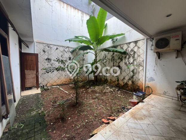 Siap Huni Hunian Elit 4 Kamar di Tebet Dekat ke Mana Pun Siap Huni Hunian Elit 4 Kamar di Tebet Dekat ke Mana Pun