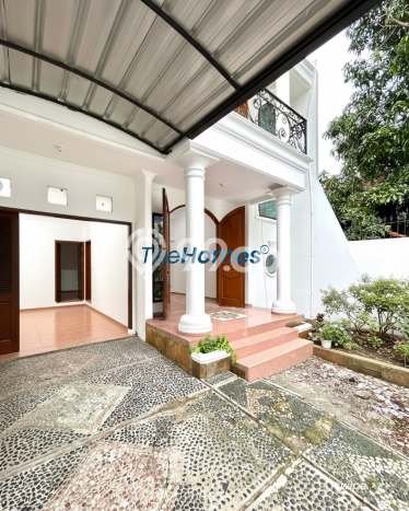 Ready to Use! Premium House LT 170m2 Desain Modern di Cawang Ready to Use! Premium House LT 170m2 Desain Modern di Cawang