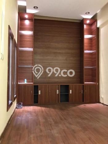 LOKASI PREMIUM! Ruko Kawasan Tebet, Luas 350m2m², Jalan Utama, Kawasan Bisnis LOKASI PREMIUM! Ruko Kawasan Tebet, Luas 350m2m², Jalan Utama, Kawasan Bisnis