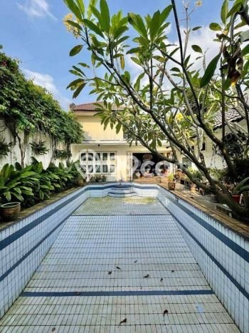 Rumah Elit Modern Tanpa Renovasi di Cipete Jakarta Selatan Rumah Elit Modern Tanpa Renovasi di Cipete Jakarta Selatan