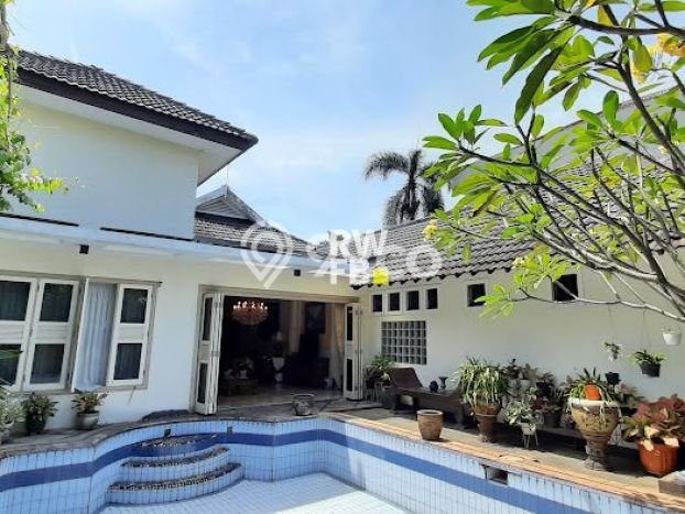 Rumah Elit Modern Tanpa Renovasi di Cipete Jakarta Selatan Rumah Elit Modern Tanpa Renovasi di Cipete Jakarta Selatan