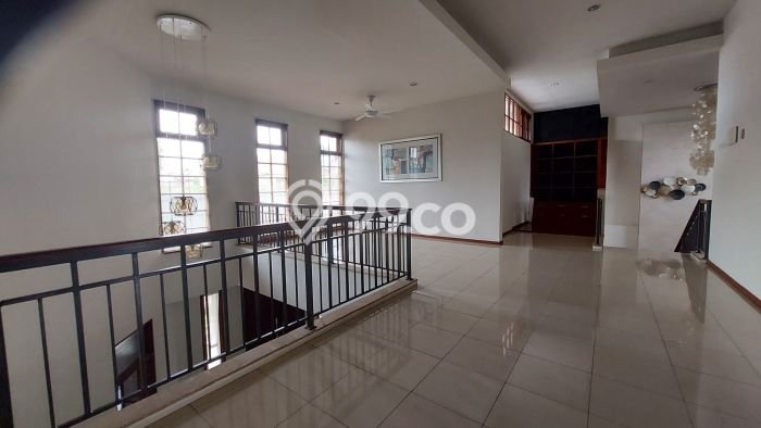 Disewakan Rumah Cantik Luas ada Pool Semi Furnished di CIPETE Jakarta Selatan Disewakan Rumah Cantik Luas ada Pool Semi Furnished di CIPETE Jakarta Selatan