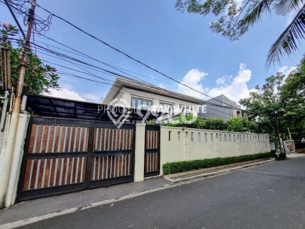 For Sale Rumah Elit Exclusive di Cilandak, Jakarta Selatan For Sale Rumah Elit Exclusive di Cilandak, Jakarta Selatan