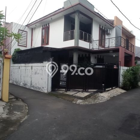 Dijual Hunian Mewah dengan Fasilitas Sekitar Komplit di Tebet, Jakarta Selatan Dijual Hunian Mewah dengan Fasilitas Sekitar Komplit di Tebet, Jakarta Selatan