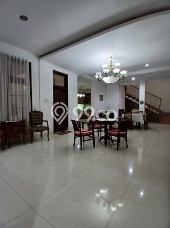 Siap Huni Hunian Elit 7 Kamar di Tebet Dekat ke Mana Saja Siap Huni Hunian Elit 7 Kamar di Tebet Dekat ke Mana Saja
