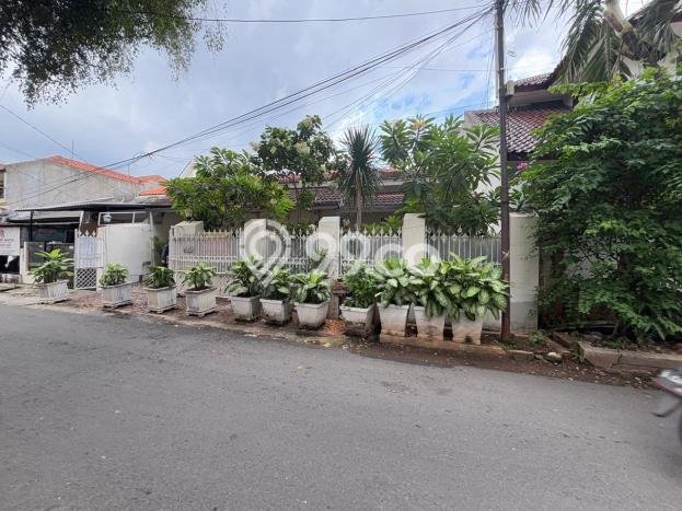 Hunian Eksklusif Dijual LT 240m2 di Tebet, Jakarta Selatan Hunian Eksklusif Dijual LT 240m2 di Tebet, Jakarta Selatan