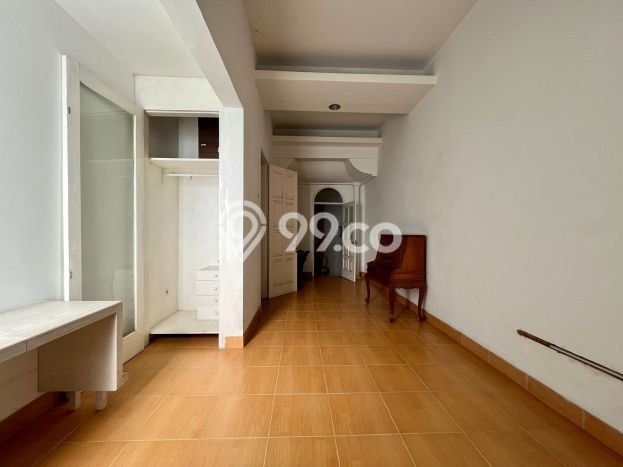 DIJUAL CEPAT! Rumah Asri area Gudang Peluru, Jakarta Selatan, Luas 400m² LB 525m² Bisa Nego! DIJUAL CEPAT! Rumah Asri area Gudang Peluru, Jakarta Selatan, Luas 400m² LB 525m² Bisa Nego!