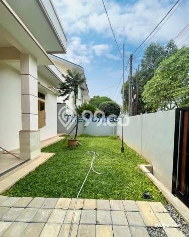Rumah Elit Modern Tanpa Renovasi di Pejaten Jakarta Selatan Rumah Elit Modern Tanpa Renovasi di Pejaten Jakarta Selatan