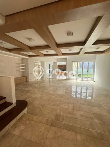 Hunian Ideal dengan LT 400m2 & LB 500m2 Disewakan di Pondok Indah Hunian Ideal dengan LT 400m2 & LB 500m2 Disewakan di Pondok Indah