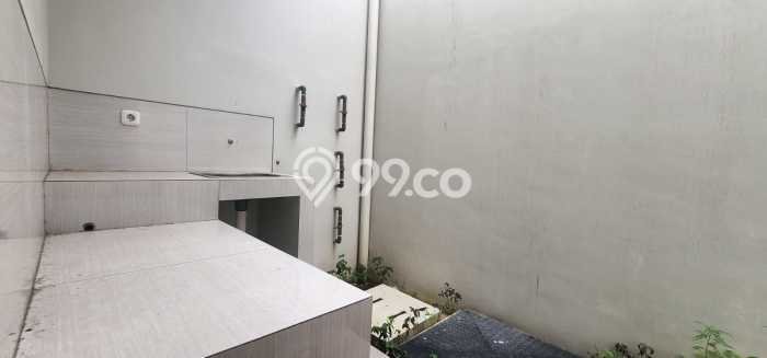 Rumah Modern Cantik 3 KT Bisa Langsung Pindah di Serpong Utara Rumah Modern Cantik 3 KT Bisa Langsung Pindah di Serpong Utara