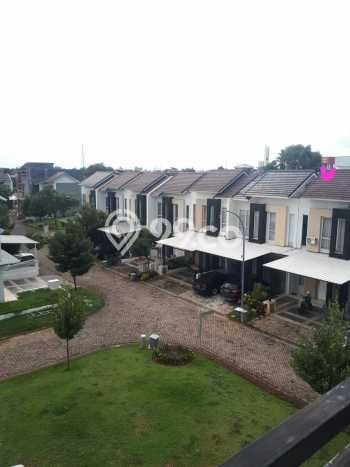 Rumah Modern Minimalis 4 Kamar Bisa Langsung Pindah di Serpong Utara Rumah Modern Minimalis 4 Kamar Bisa Langsung Pindah di Serpong Utara