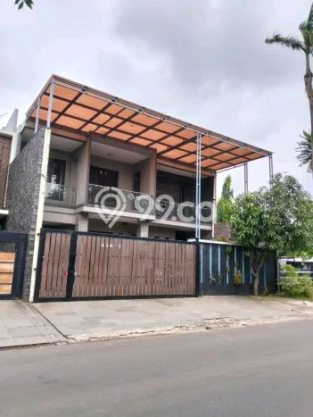 Rumah Elit LB 650m2 Siap Pakai Desain Elegan di Banjar Wijaya, Tangerang Rumah Elit LB 650m2 Siap Pakai Desain Elegan di Banjar Wijaya, Tangerang