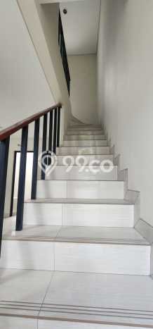 Rumah Modern Cantik 3 KT Bisa Langsung Pindah di Serpong Utara Rumah Modern Cantik 3 KT Bisa Langsung Pindah di Serpong Utara