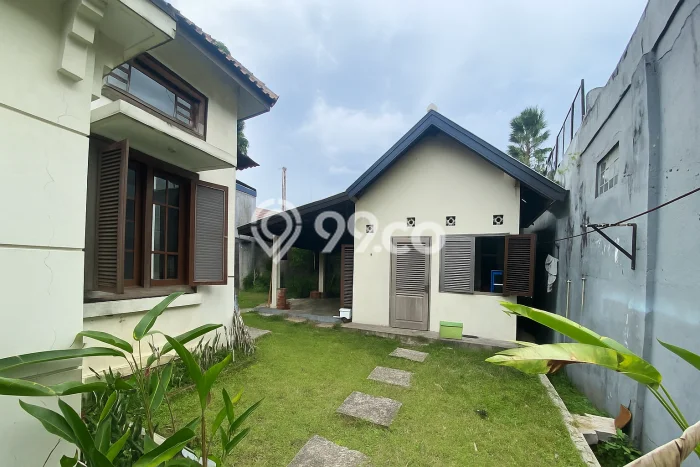 Unit Komersial Disewa Lokasi Gondokusuman, Yogyakarta Spesifikasi Luas Bangunan 312m2 Unit Komersial Disewa Lokasi Gondokusuman, Yogyakarta Spesifikasi Luas Bangunan 312m2