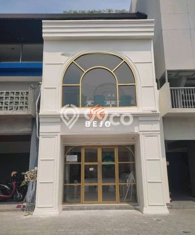 Ruko Disewa di Yogyakarta dengan LB 180m2 Area Komersial Ramai Ruko Disewa di Yogyakarta dengan LB 180m2 Area Komersial Ramai