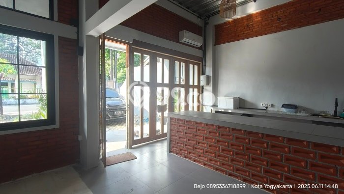 Unit Komersial Disewa Lokasi Pakualaman, Yogyakarta Spesifikasi Luas Bangunan 250m2 Unit Komersial Disewa Lokasi Pakualaman, Yogyakarta Spesifikasi Luas Bangunan 250m2