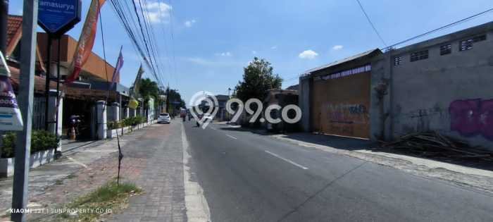 Unit Gudang Paling Strategis di Bantul Bantul dengan LB 1618m2 Unit Gudang Paling Strategis di Bantul Bantul dengan LB 1618m2