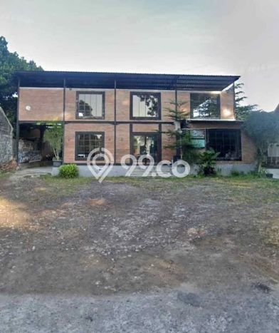 Unit Komersial Disewa Lokasi Depok, Sleman Spesifikasi Luas Bangunan 800m2 Unit Komersial Disewa Lokasi Depok, Sleman Spesifikasi Luas Bangunan 800m2