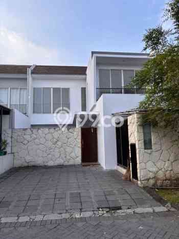 Lokasi terbaik! Rumah siap pakai disewakan di Wiyung LB 145m2 Lokasi terbaik! Rumah siap pakai disewakan di Wiyung LB 145m2