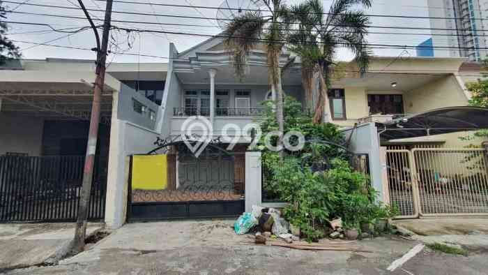 Dijual Rumah Mewah Exclusive di Dukuh Pakis, Surabaya Dijual Rumah Mewah Exclusive di Dukuh Pakis, Surabaya