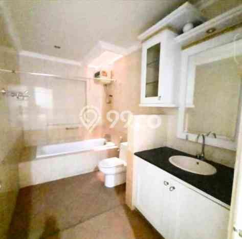 Dijual Rumah Premium dengan Fasilitas Sekitar Lengkap di Tenggilis Mejoyo, Surabaya Dijual Rumah Premium dengan Fasilitas Sekitar Lengkap di Tenggilis Mejoyo, Surabaya