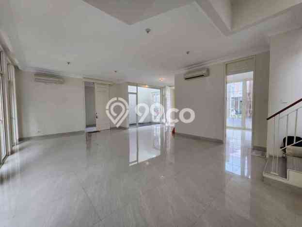 Rumah Elit LB 270m2 Siap Pakai Desain Elegan di Pakuwon, Surabaya Rumah Elit LB 270m2 Siap Pakai Desain Elegan di Pakuwon, Surabaya