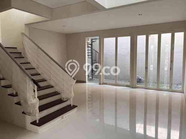 Rumah Luxury Modern Tanpa Renovasi di Citraland Surabaya Rumah Luxury Modern Tanpa Renovasi di Citraland Surabaya