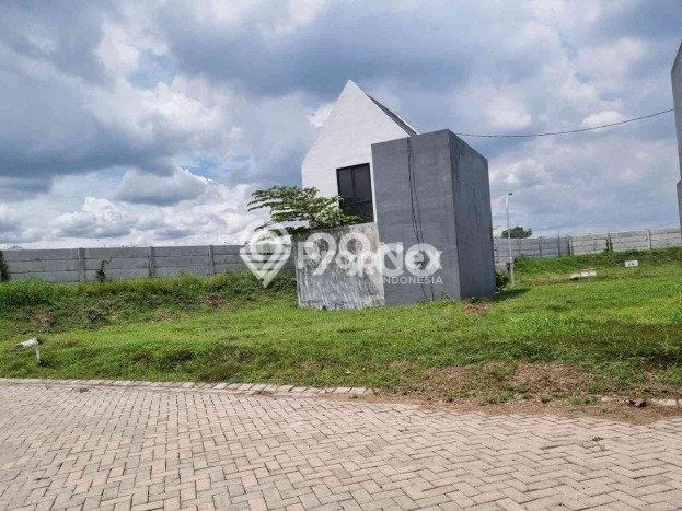 Tanah Dijual Lokasi Strategis di Surabaya dengan Luas 50m2 Tanah Dijual Lokasi Strategis di Surabaya dengan Luas 50m2