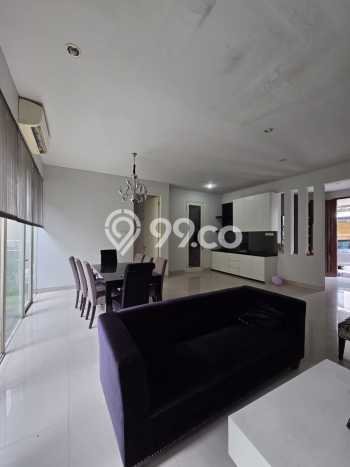 Disewakan Hunian Konsep Modern di Wiyung Surabaya dengan 4 KT Disewakan Hunian Konsep Modern di Wiyung Surabaya dengan 4 KT