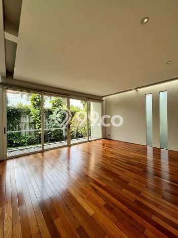 Rumah Sewa Jakarta Selatan LT 1448m2 LB 700m2 Kawasan Kemang Rumah Sewa Jakarta Selatan LT 1448m2 LB 700m2 Kawasan Kemang