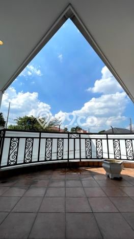Rumah Disewakan Jakarta Selatan LT 400m2 LB 420m2 Kawasan Kemang Rumah Disewakan Jakarta Selatan LT 400m2 LB 420m2 Kawasan Kemang