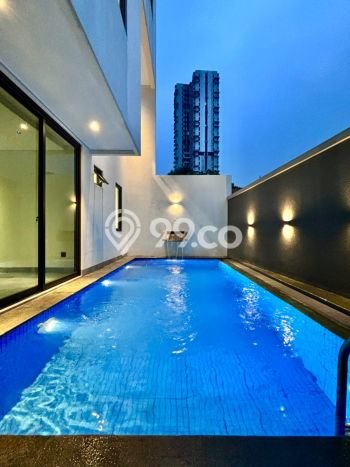 Rumah Mewah LB 310m2 Siap Pakai Desain Elegan di Ampera, Jakarta Selatan Rumah Mewah LB 310m2 Siap Pakai Desain Elegan di Ampera, Jakarta Selatan