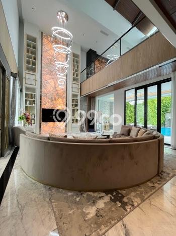 Jual Rumah Luas Megah Dengan View Eksklusif di Pondok Indah, Jakarta Selatan Jual Rumah Luas Megah Dengan View Eksklusif di Pondok Indah, Jakarta Selatan