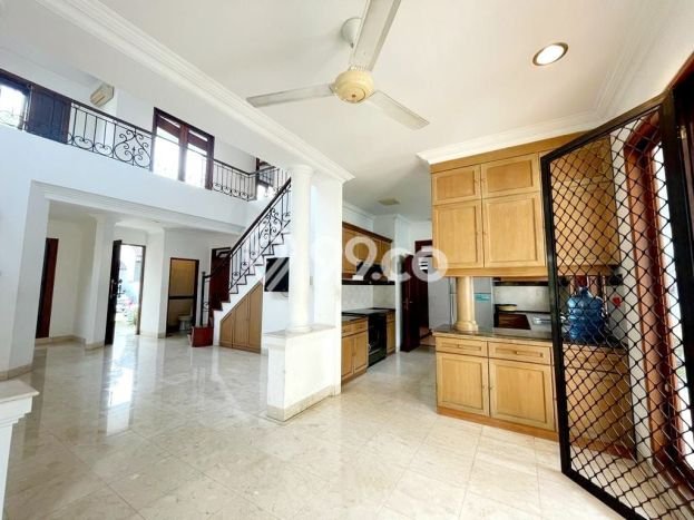 Rumah Elit Modern Siap Huni di Pejaten Jakarta Selatan Rumah Elit Modern Siap Huni di Pejaten Jakarta Selatan