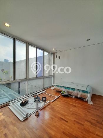 Rumah Elit Modern Tanpa Renovasi di Kemang Jakarta Selatan Rumah Elit Modern Tanpa Renovasi di Kemang Jakarta Selatan