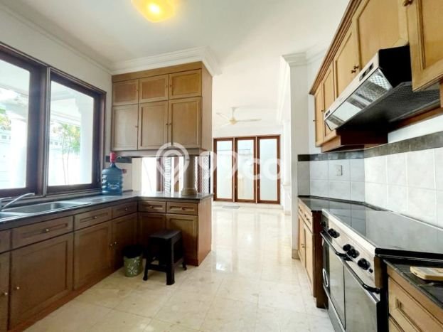 Rumah Elit Modern Siap Huni di Pejaten Jakarta Selatan Rumah Elit Modern Siap Huni di Pejaten Jakarta Selatan