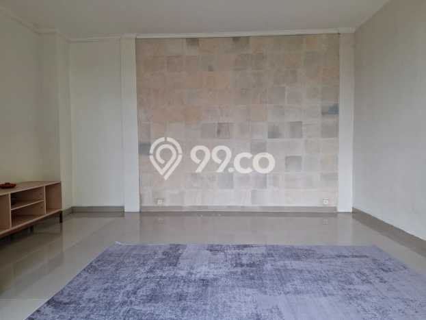 Dijual Vila di , Dimensi 305m2m², Lingkungan tenang untuk keluarga Dijual Vila di , Dimensi 305m2m², Lingkungan tenang untuk keluarga