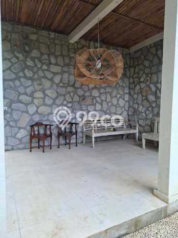 Dijual Vila di , Dimensi 305m2m², Lingkungan tenang untuk keluarga Dijual Vila di , Dimensi 305m2m², Lingkungan tenang untuk keluarga