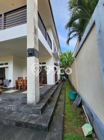 Rumah Mewah LB 350m2 Siap Pakai Desain Elegan di Jimbaran, Badung Rumah Mewah LB 350m2 Siap Pakai Desain Elegan di Jimbaran, Badung