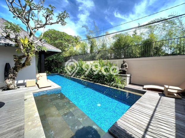 For Sale! Luxury House LT 300m2 Desain Elegan di Seminyak For Sale! Luxury House LT 300m2 Desain Elegan di Seminyak