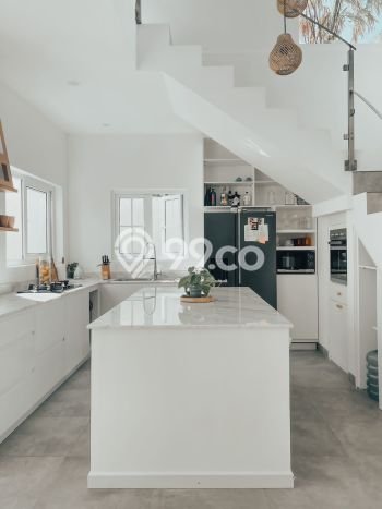 Rumah Luxury Modern Siap Huni di Kerobokan Badung Rumah Luxury Modern Siap Huni di Kerobokan Badung