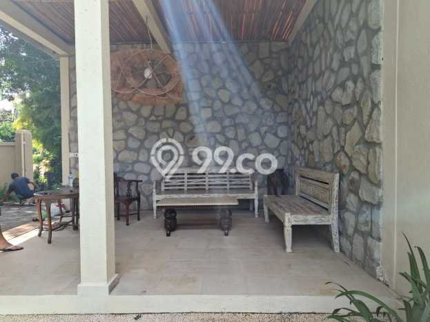 Dijual Vila di , Dimensi 305m2m², Lingkungan tenang untuk keluarga Dijual Vila di , Dimensi 305m2m², Lingkungan tenang untuk keluarga