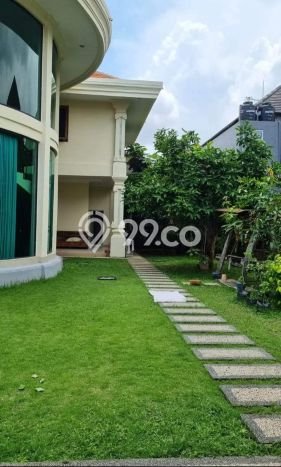 Rumah Elit LB 660m2 Siap Pakai Desain Elegan di Kesiman, Denpasar Rumah Elit LB 660m2 Siap Pakai Desain Elegan di Kesiman, Denpasar