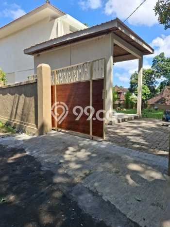Dijual Vila di , Dimensi 305m2m², Lingkungan tenang untuk keluarga Dijual Vila di , Dimensi 305m2m², Lingkungan tenang untuk keluarga