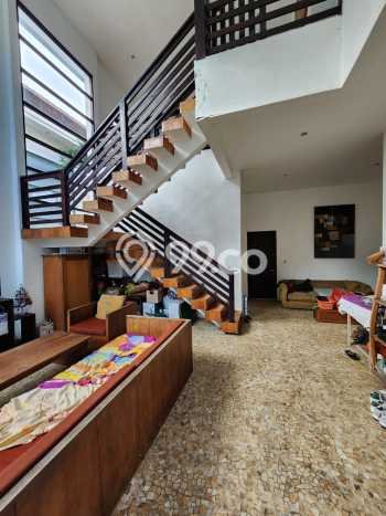 Rumah Mewah LB 350m2 Siap Pakai Desain Elegan di Jimbaran, Badung Rumah Mewah LB 350m2 Siap Pakai Desain Elegan di Jimbaran, Badung