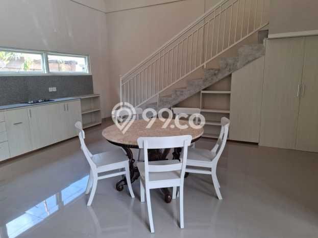 Dijual Vila di , Dimensi 305m2m², Lingkungan tenang untuk keluarga Dijual Vila di , Dimensi 305m2m², Lingkungan tenang untuk keluarga