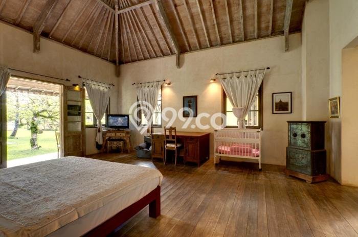 PELUANG INVESTASI! Vila Kawasan , Area 2400m2m², ROI Menjanjikan PELUANG INVESTASI! Vila Kawasan , Area 2400m2m², ROI Menjanjikan