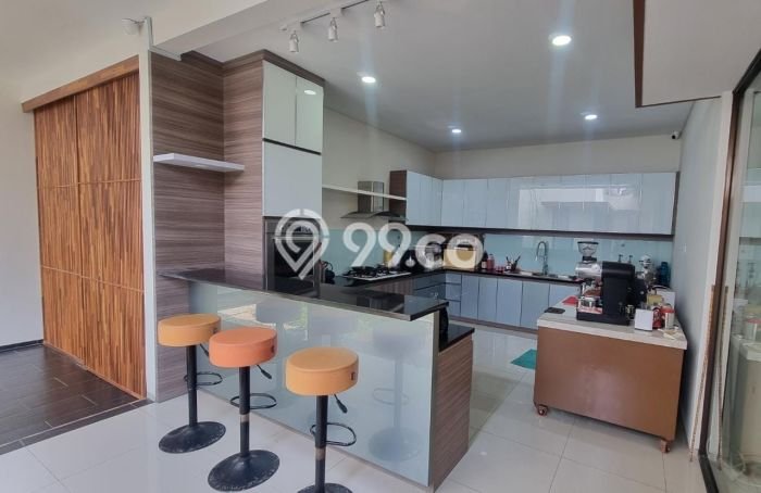 Rumah Mewah LB 360m2 Siap Pakai Desain Elegan di Kota Baru Parahyangan, Bandung Rumah Mewah LB 360m2 Siap Pakai Desain Elegan di Kota Baru Parahyangan, Bandung