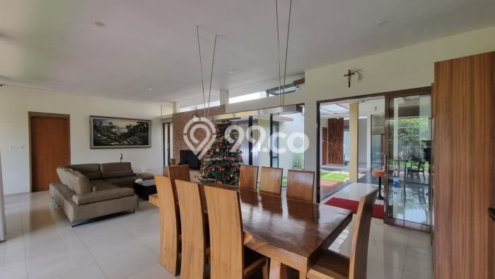 Rumah Mewah LB 360m2 Siap Pakai Desain Elegan di Kota Baru Parahyangan, Bandung Rumah Mewah LB 360m2 Siap Pakai Desain Elegan di Kota Baru Parahyangan, Bandung